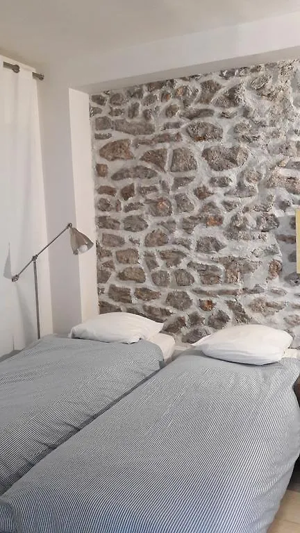 Des Iris Guest house *
